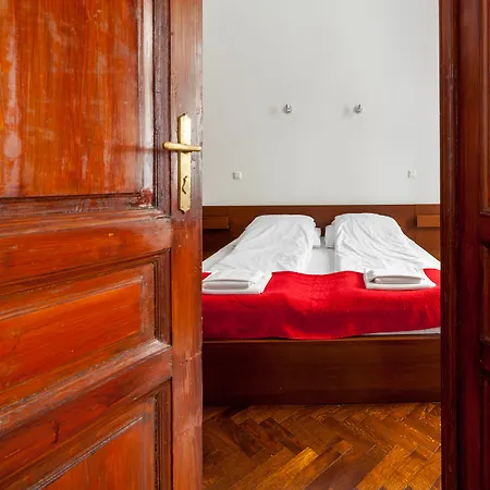 Kadar Apartment *