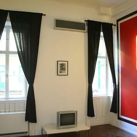 Kadar * Budapest