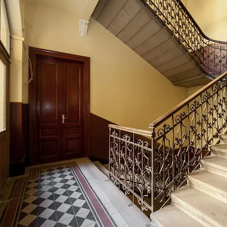 Kadar Apartment *