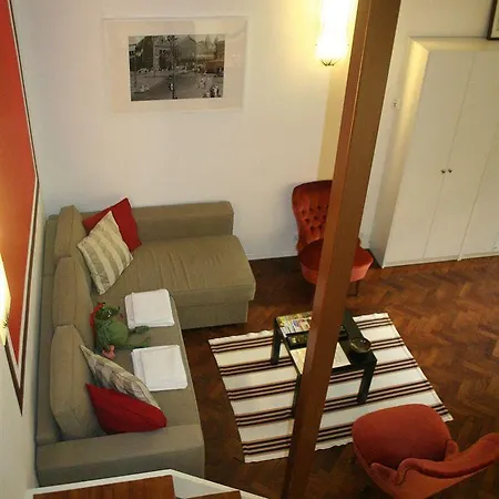 Kadar Budapest